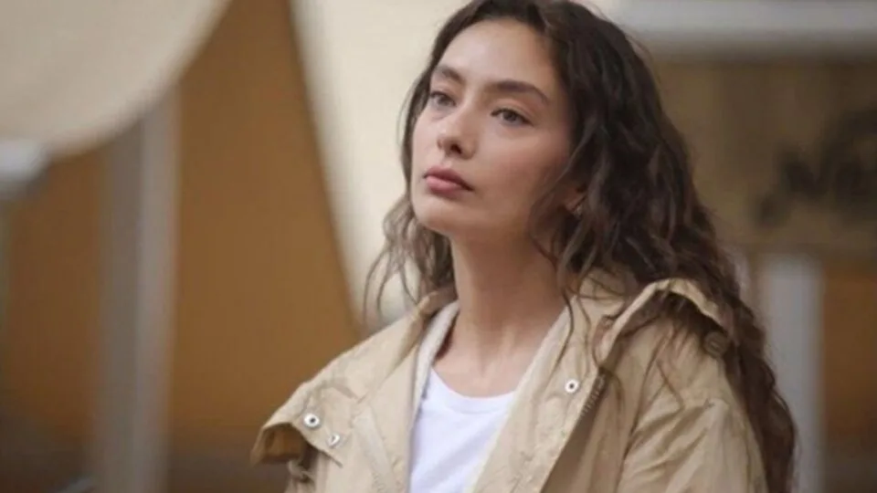 Sefirin Kızı’nda ayrılık! Neslihan Atagül (Nare) dizisinden neden ayrıldı?
